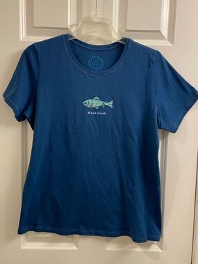 NWT Women's LIFE IS GOOD Good Catch Fish Classic Fit Short Sleeve T-Shirt Size L